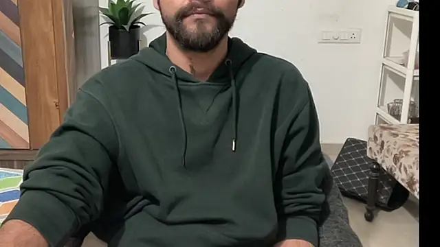 MakeMeAwareAah webcam