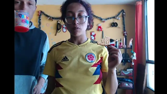 Violet_And_Smith webcam