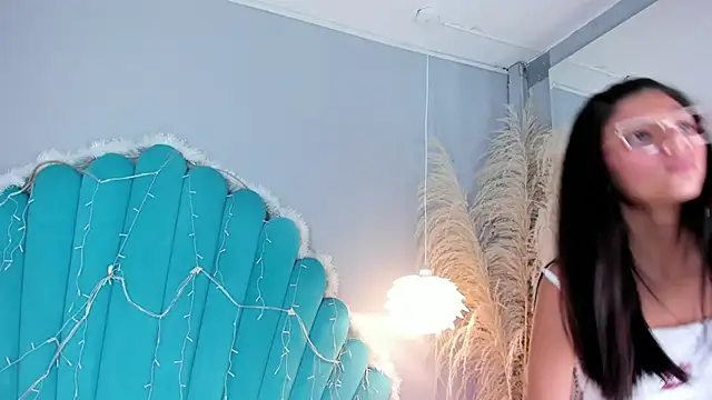 AlassiaHocthner webcam