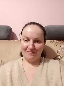 BustyLadyAlma webcam