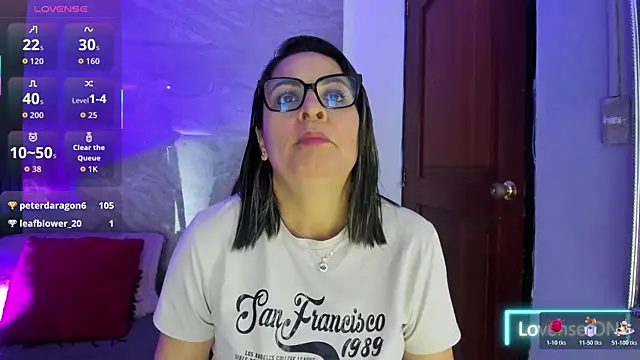 Agatha_Pleasure webcam