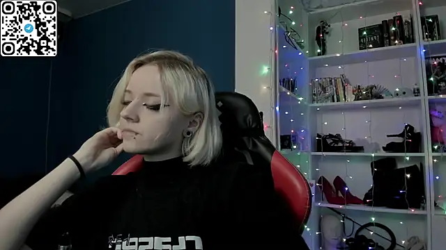 Holy_Mistress_S webcam