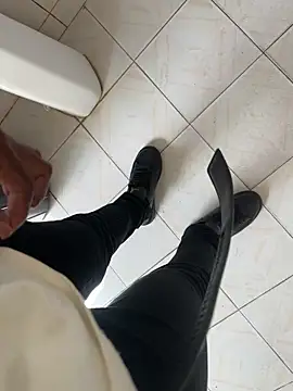 Black-mamba-madingo webcam