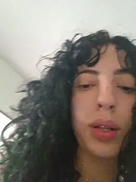 Flora-latin-girl webcam