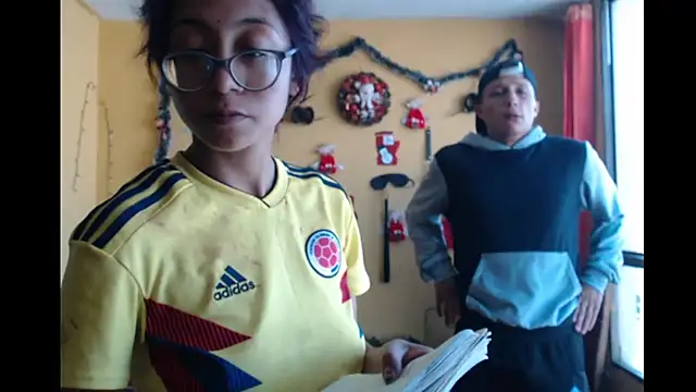 Violet_And_Smith webcam