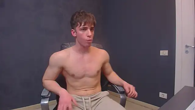 kellenwest (M twink) - NAKED FLEX SHOW