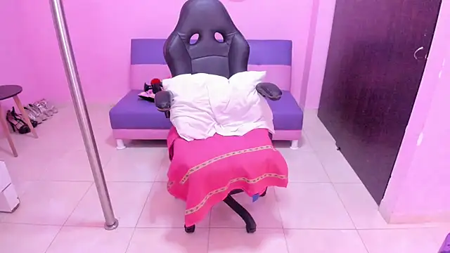 MATURE_WHOR33 webcam