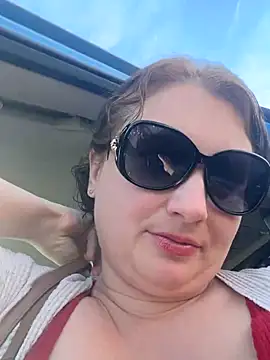 MilfyMrsRobinson Live Webcam on Stripchat