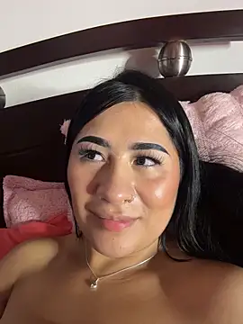 Webcam Model (evelyn_ch_)  is live.Free join now!