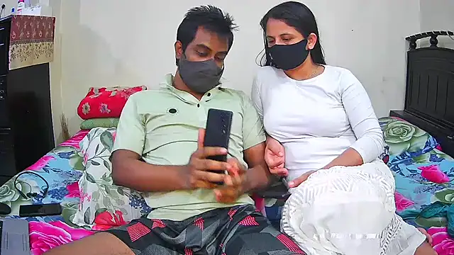 Younger_Couples webcam