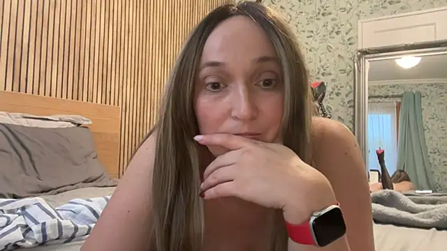 ElegantLilyXX webcam