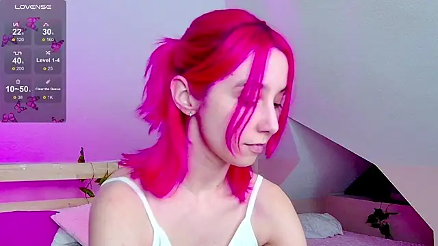 Liann_Stark live cam screenshot female on OhMiBod.Show — Interactive Live Cam Play