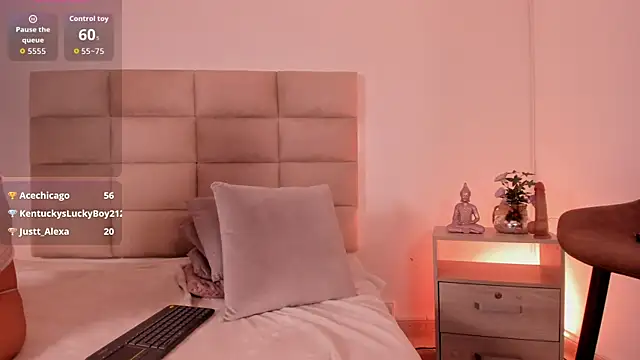 SophieCollins_1 webcam