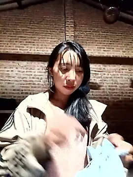 emaame68 (F young) - Wishing you a warm Christmas 🥰