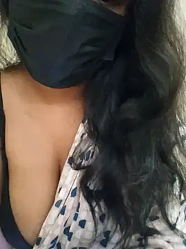 Webcam Model (HAANNIAA)  is live.Free join now!