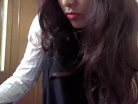 queen-_nazia - Queen-_nazia's free webcam