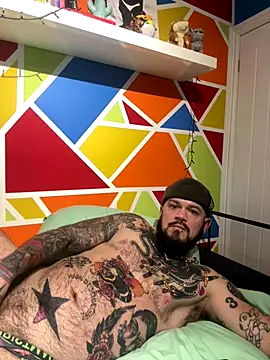 trans_man_and_his_dom webcam