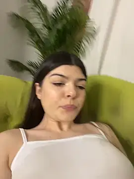 kira_seduce webcam