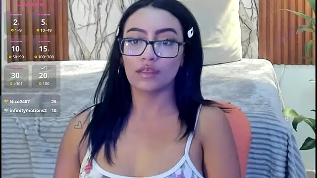Valkyfoxxx webcam