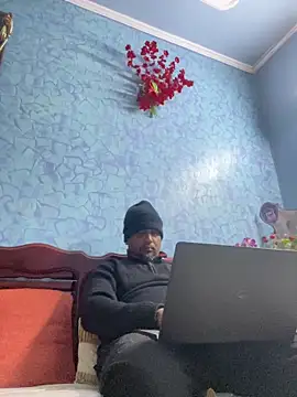 Dick_6inches_Delhi webcam