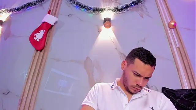 Aron_and_molly webcam