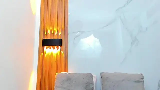 IsabellaMonet webcam