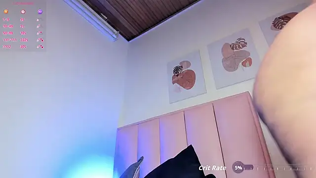 Saray_Cloverr webcam