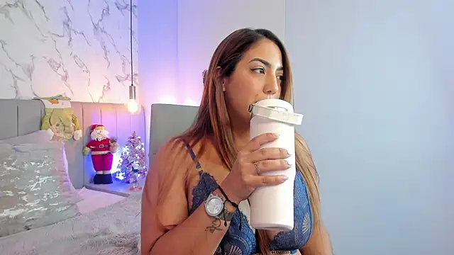 Karlla_Brown webcam stripchat model stream image