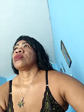 Webcam Model (Tocameamor)  is live.Free join now!