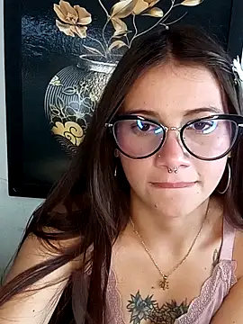 Webcam Model (CharlotteSex_)  is live.Free join now!