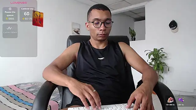 Aaronblack1_ webcam