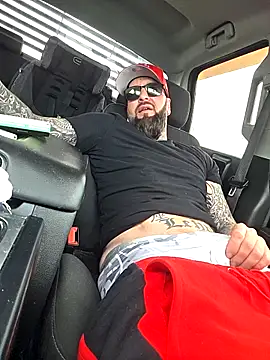 Beardedtattood webcam