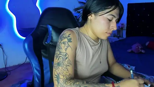 Carolina-petite webcam