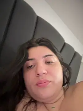 horny_roomiess webcam