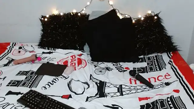 Lunasquirt1985 webcam