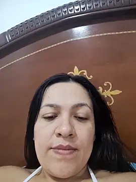 LindaSalo33 webcam