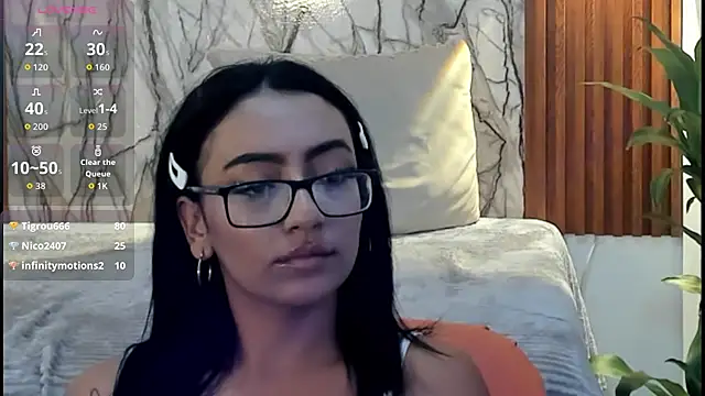 Valkyfoxxx webcam