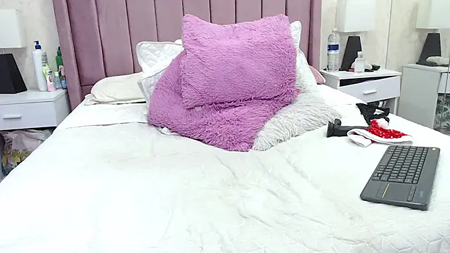 AriannaAdames webcam