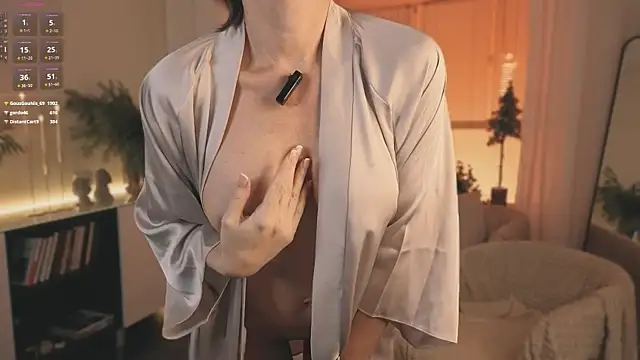 alice_sunrise (F milf) - Take off panties