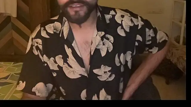 MakeMeAwareAah webcam