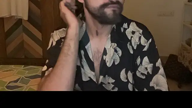 MakeMeAwareAah webcam