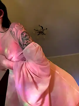 bigJuicyPussy webcam