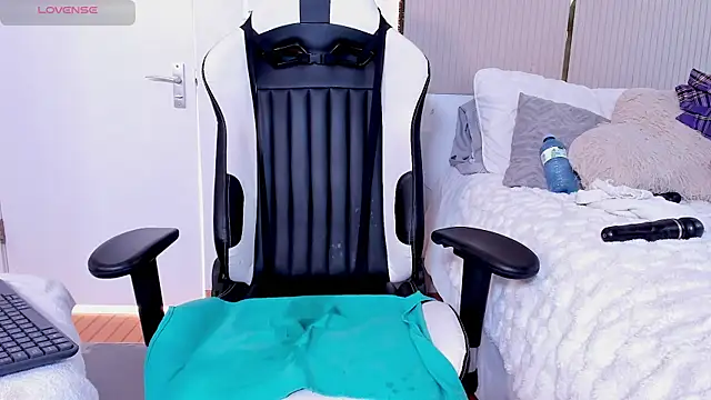 Jadeh_Williams02 webcam