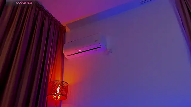 AlessandraCrystal webcam