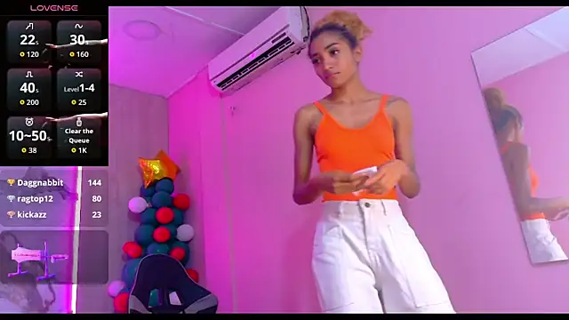 charlotte_love10 - Charlotte_Love10's free webcam