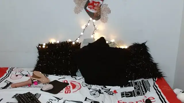 Lunasquirt1985 webcam