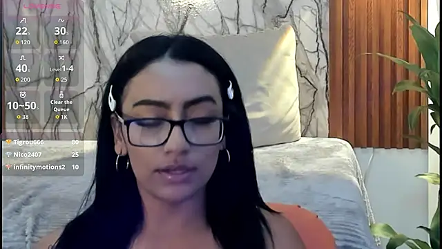 Valkyfoxxx webcam