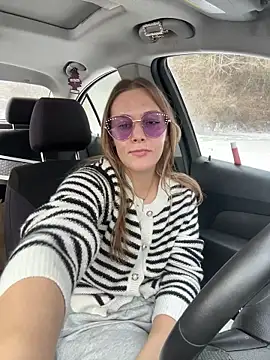 AllesandraLove live cam