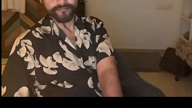 MakeMeAwareAah webcam