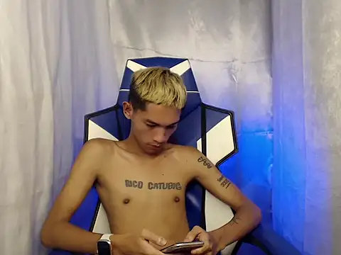 riks_tyler (Ask my age) - christmas cum together